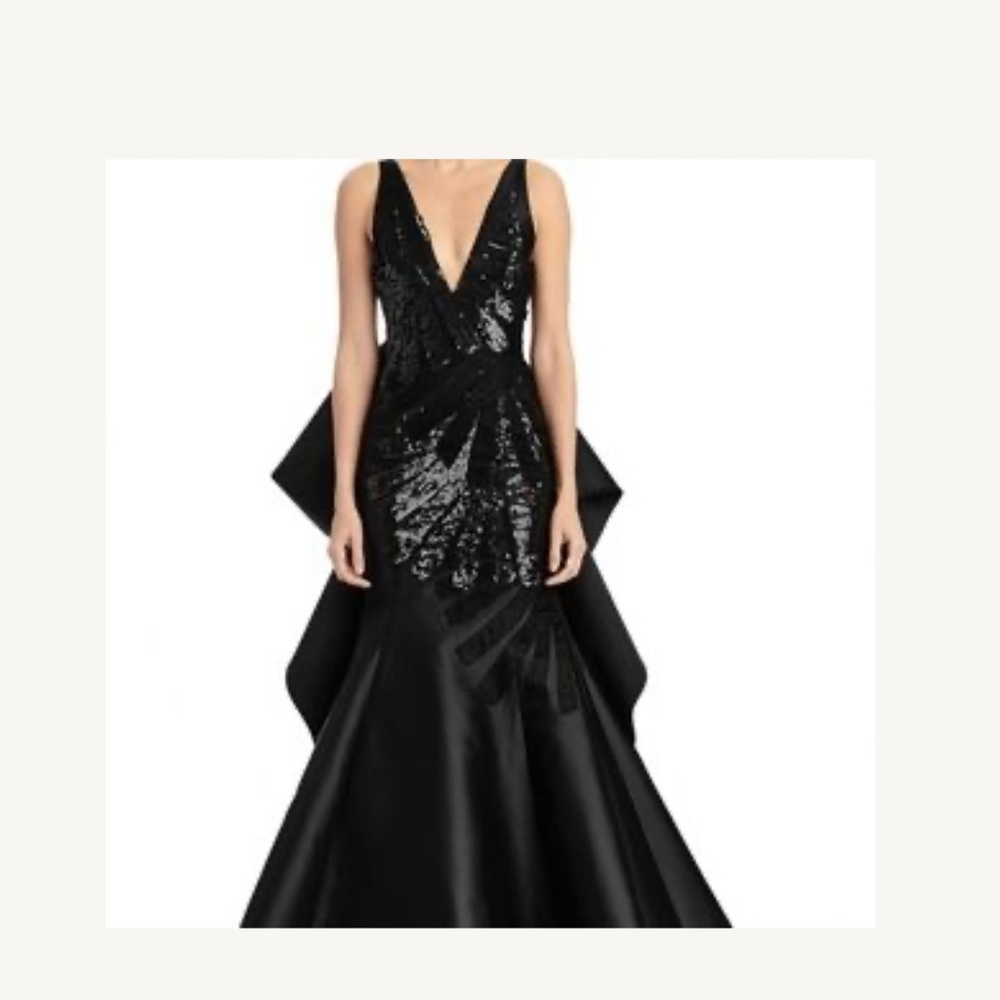 Gorgeous Carolina Herrera Sequin and Satin Gown